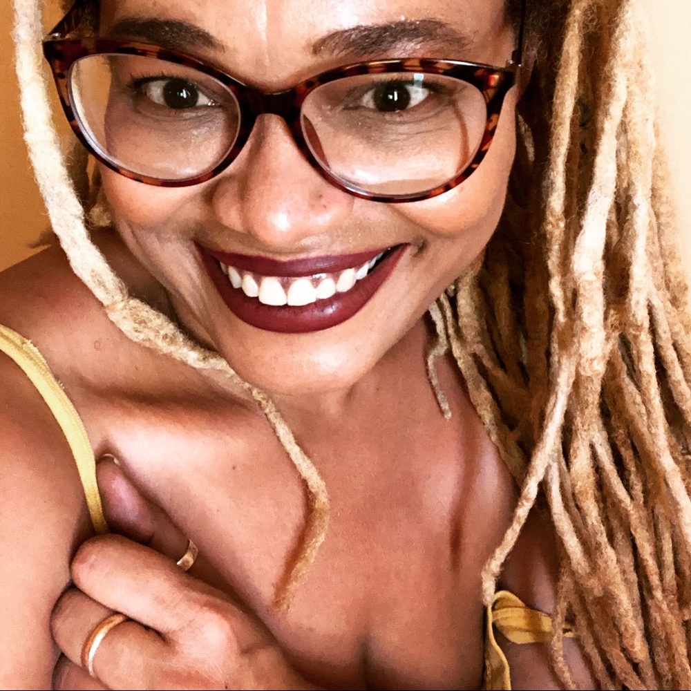 Meet your Posher, N'delamiko